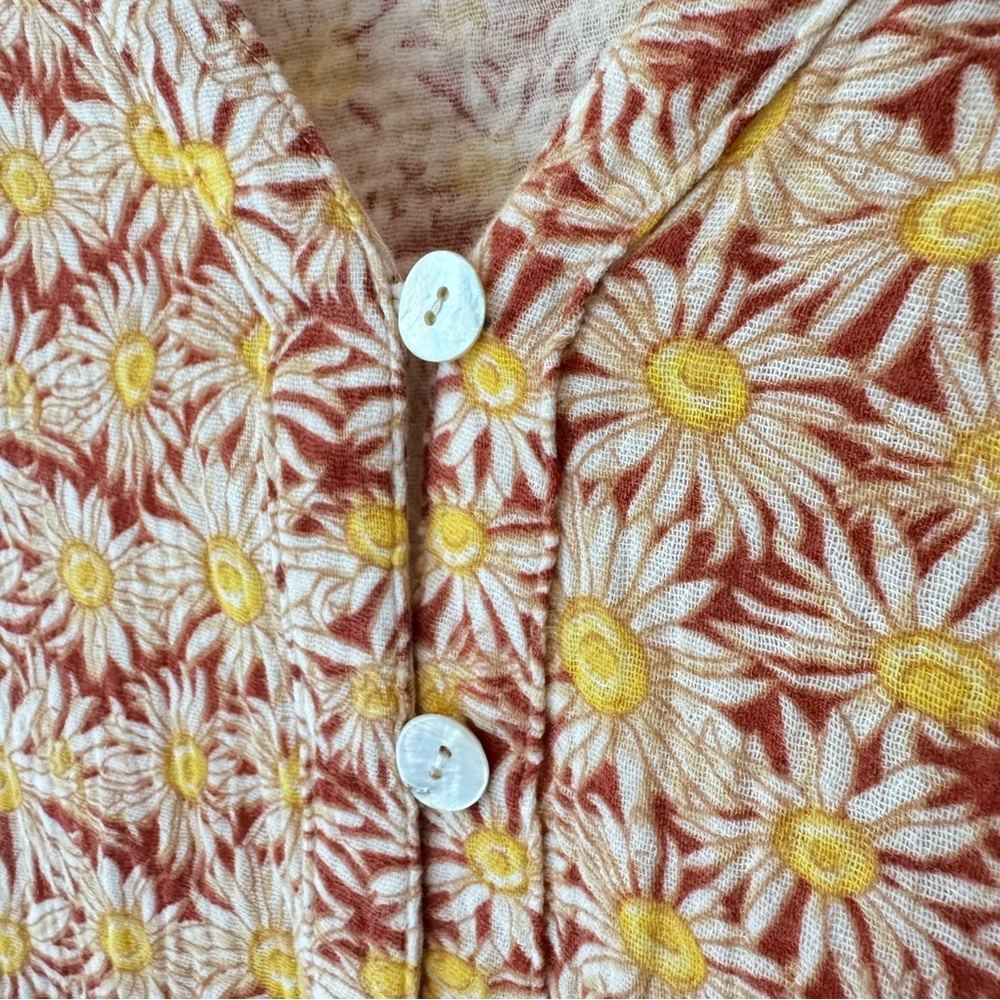 New Simply Southern Womens Large Sunflower Button Front Crop Top Boho Preppy - Picture 6 of 9